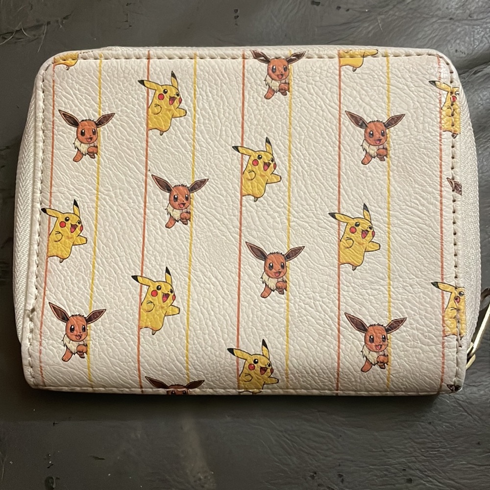 Pokémon walllet by Loungefly - Picture 3 of 3